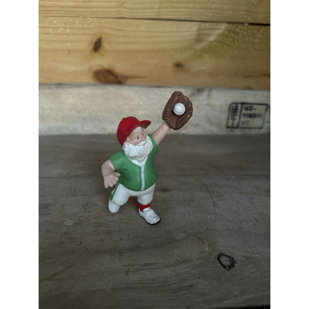 Vintage Hallmark Keepsake Perfect Catch Santa North Pole Nicks Baseball Ornament